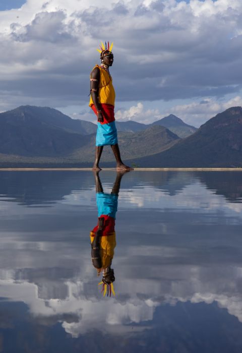 Keith Ladzinski Niarra Travel Sarara pool portrait